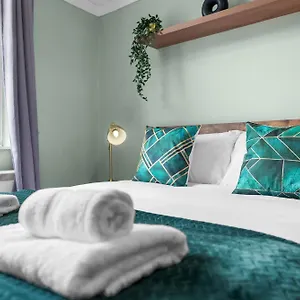 Chic 2 Bedroom Near Liverpool Street By Gold London